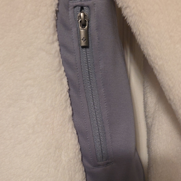 Columbia Fleece Jacket in White and Gray BRAND NEW WITH TAGS - Picture 3 of 5